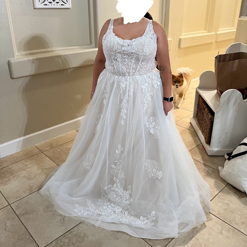 W18 Kathryn Elizabeth Wedding Dress